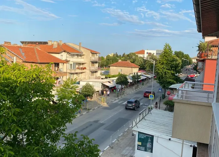 германови 招待所